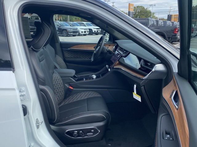 New 2025 Jeep Grand Cherokee L Summit image 30