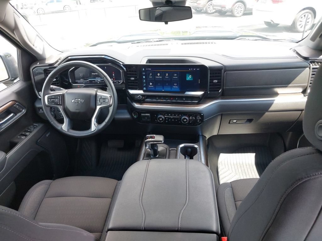 Used 2025 Chevrolet Silverado 1500 LT Trail Boss w/ Convenience Package II AWD/4WD image 15