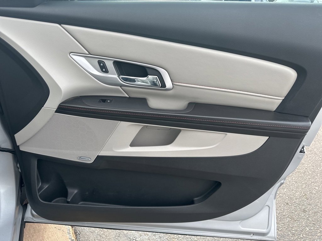 Used 2015 GMC Terrain SLT image 28