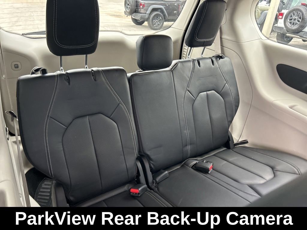 Used 2022 Chrysler Pacifica Touring-L FWD image 28