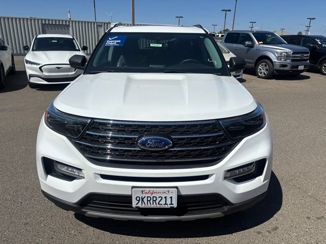 Used 2023 Ford Explorer XLT w/ Equipment Group 202A AWD/4WD image 3