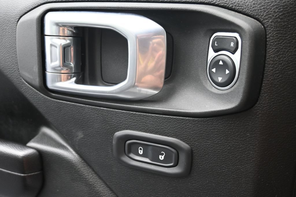 Used 2021 Jeep Gladiator Mojave w/ Cold Weather Group AWD/4WD image 21