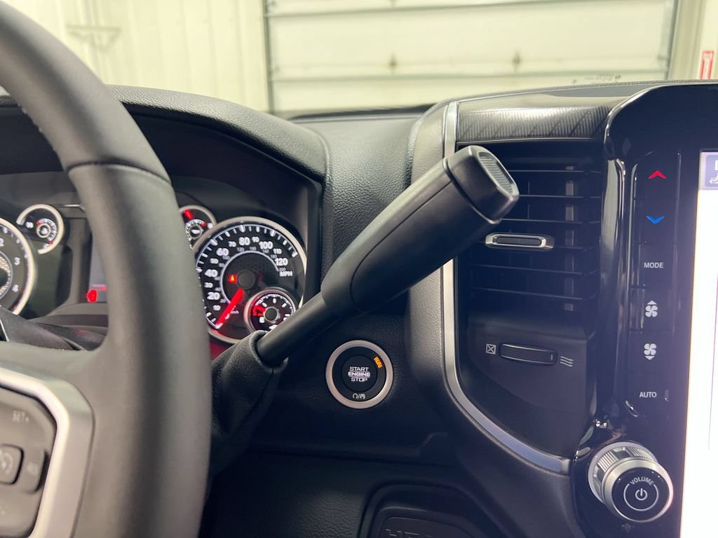 New 2026 RAM 2500 Big Horn AWD/4WD image 13