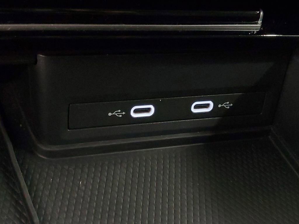 Used 2025 Volkswagen Atlas SE image 21