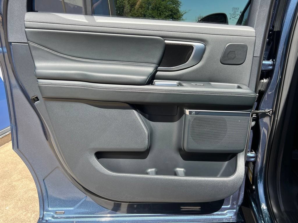 New 2027 Ford Expedition Max Platinum w/ Stealth Appearance Package AWD/4WD image 13