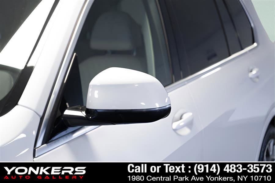 Used 2022 BMW X7 xDrive40i w/ Executive Package image 89