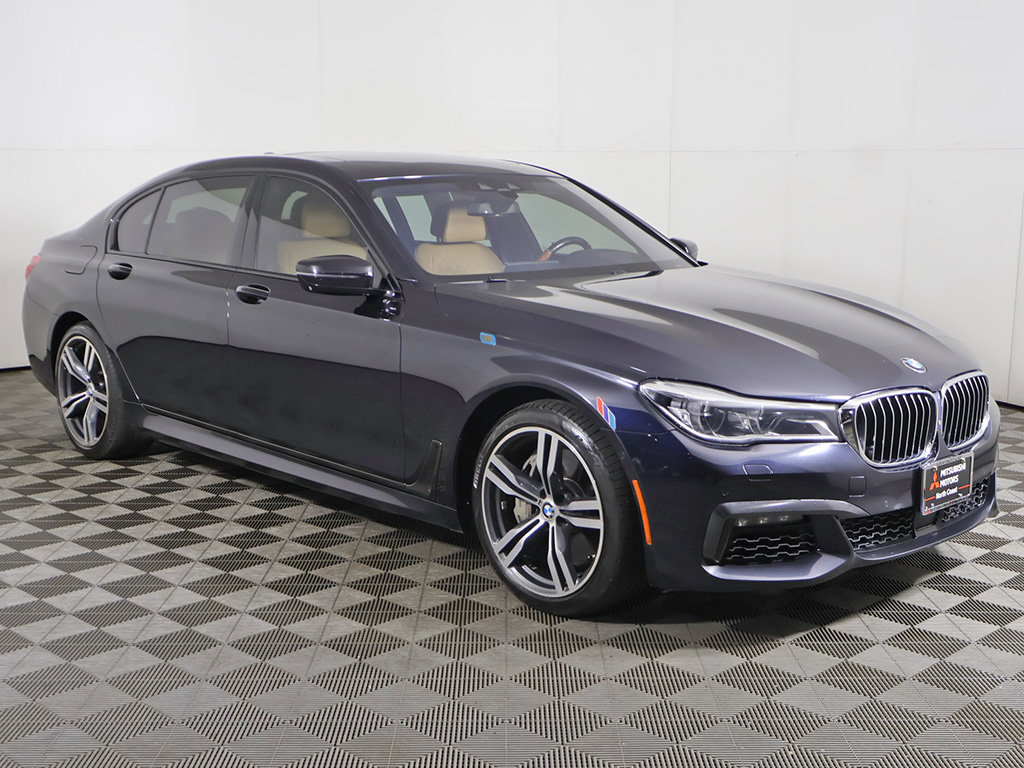 Used 2019 BMW 750i xDrive AWD/4WD image 2
