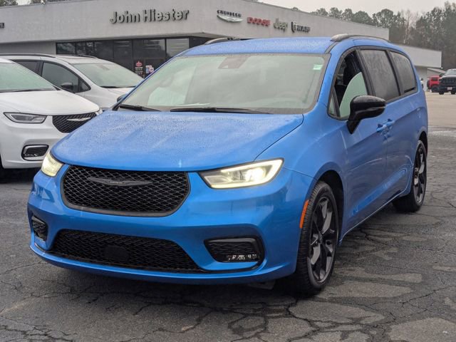 New 2026 Chrysler Pacifica Select w/ S Appearance Package image 4