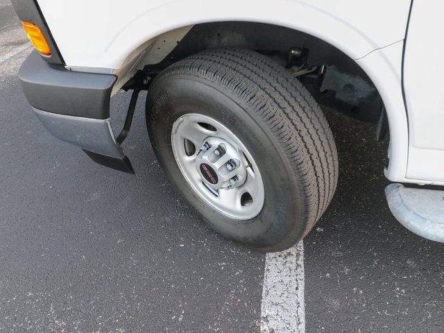 Used 2024 GMC Savana 2500 w/ Driver Convenience Package image 26