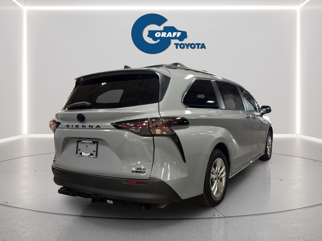 Used 2023 Toyota Sienna XLE Woodland Edition AWD/4WD image 7
