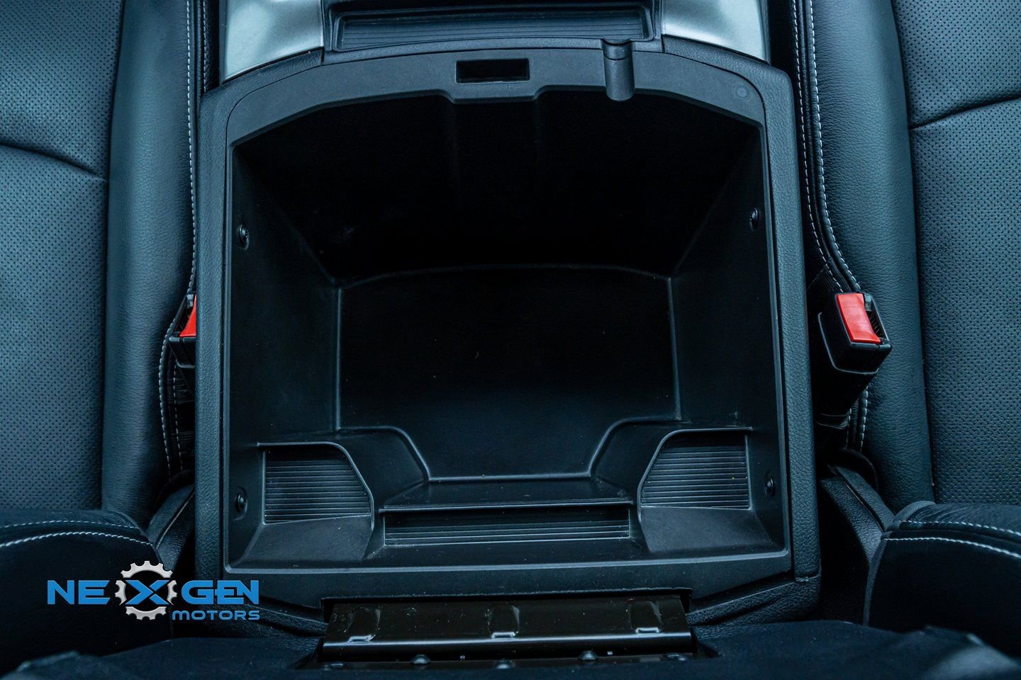 Used 2018 RAM 3500 Laramie w/ Sport Appearance Group image 29