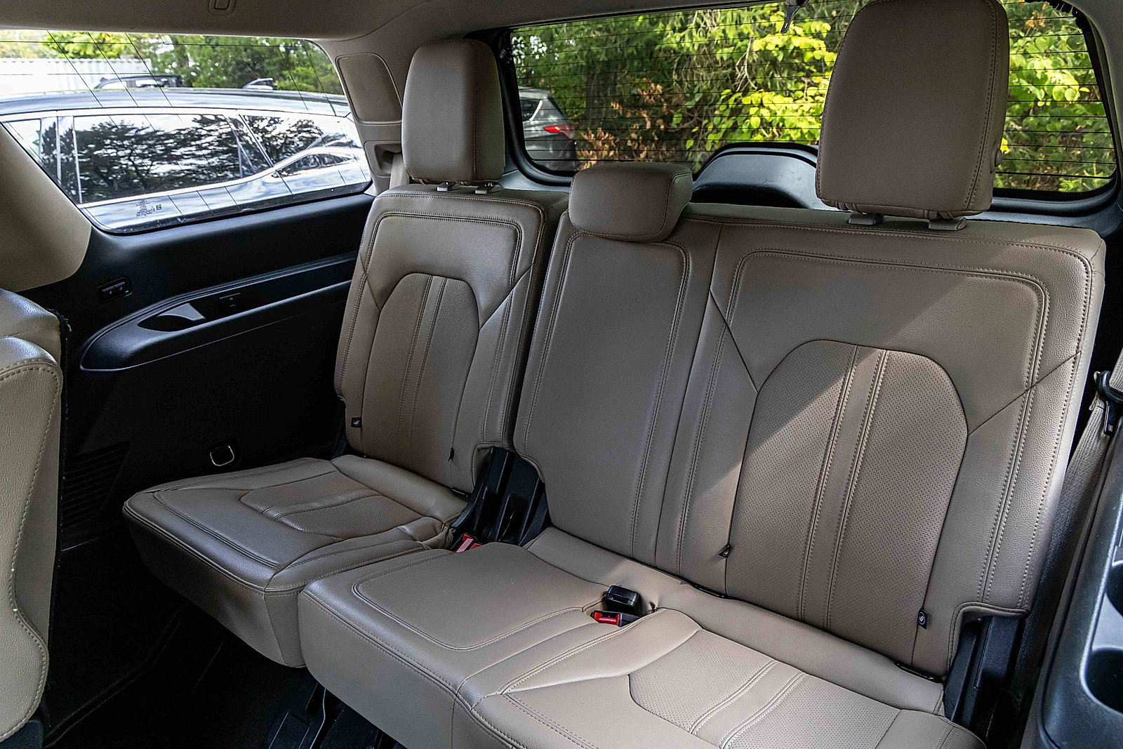 Used 2023 Ford Expedition Limited image 25