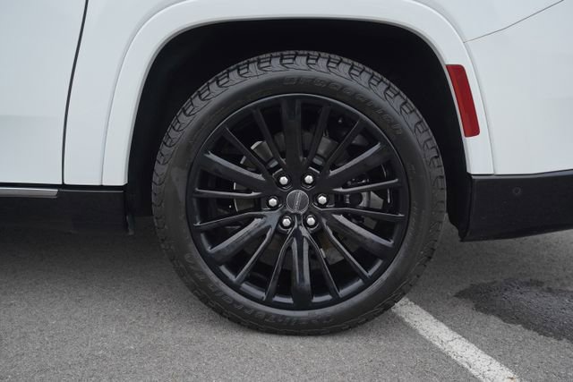 Used 2024 Jeep Grand Wagoneer L Series III image 46