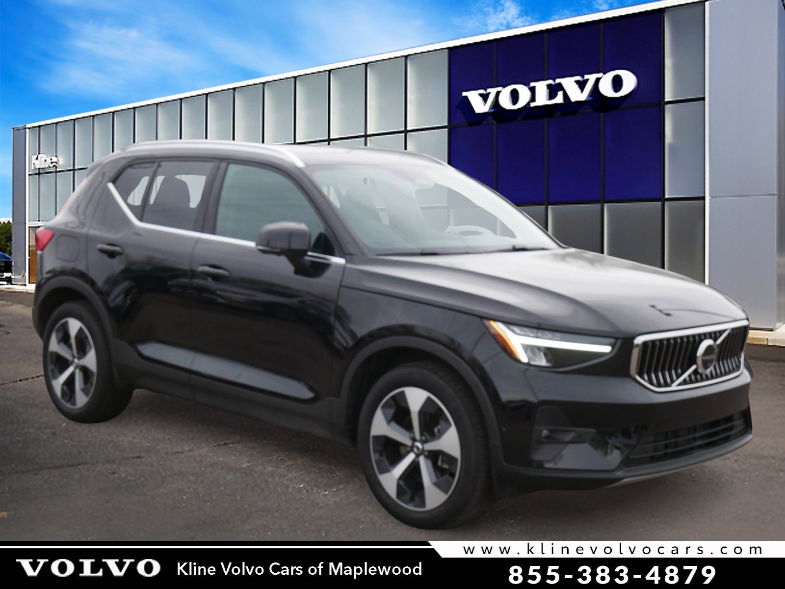 Certified 2025 Volvo XC40 B5 Plus image 1