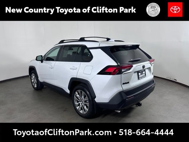 Used 2023 Toyota RAV4 XLE Premium AWD/4WD image 5
