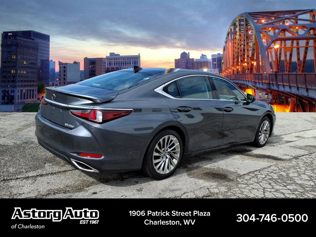 Used 2022 Lexus ES 350 Ultra Luxury w/ Accessory Package 2 FWD image 3