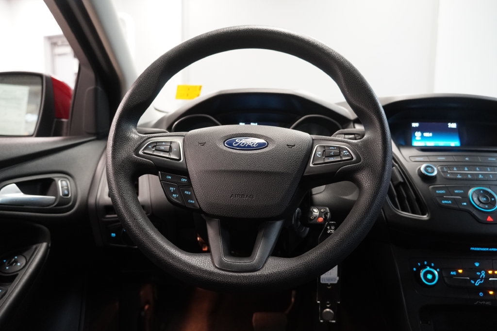 Used 2015 Ford Focus SE FWD image 17