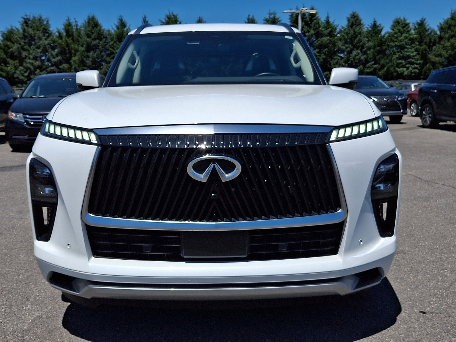 Certified 2025 INFINITI QX80 Sensory AWD/4WD image 2