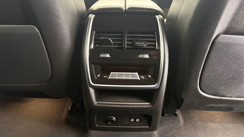 Used 2025 BMW X5 xDrive50e image 31