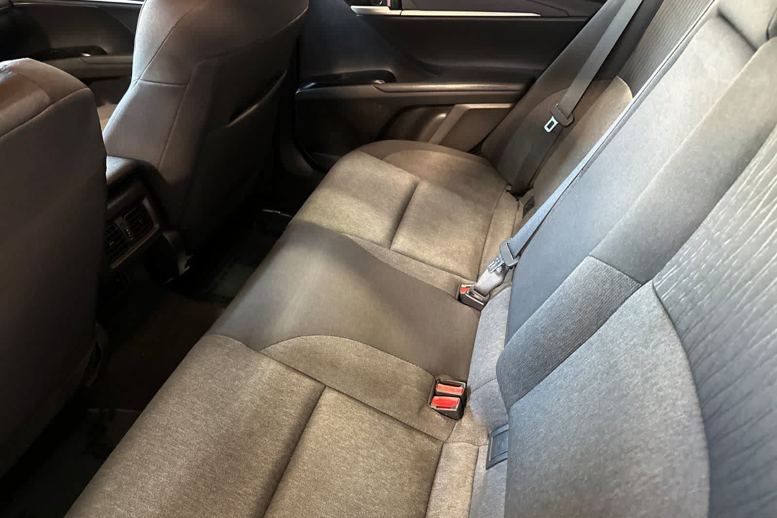 Used 2025 Toyota Camry LE FWD image 5