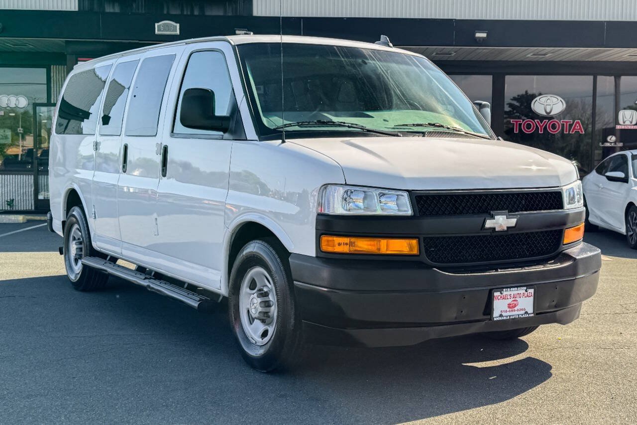 Used 2018 Chevrolet Express 2500 LS w/ Driver Convenience Package RWD image 1