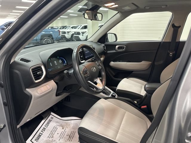 Used 2024 Hyundai Venue SEL FWD image 9