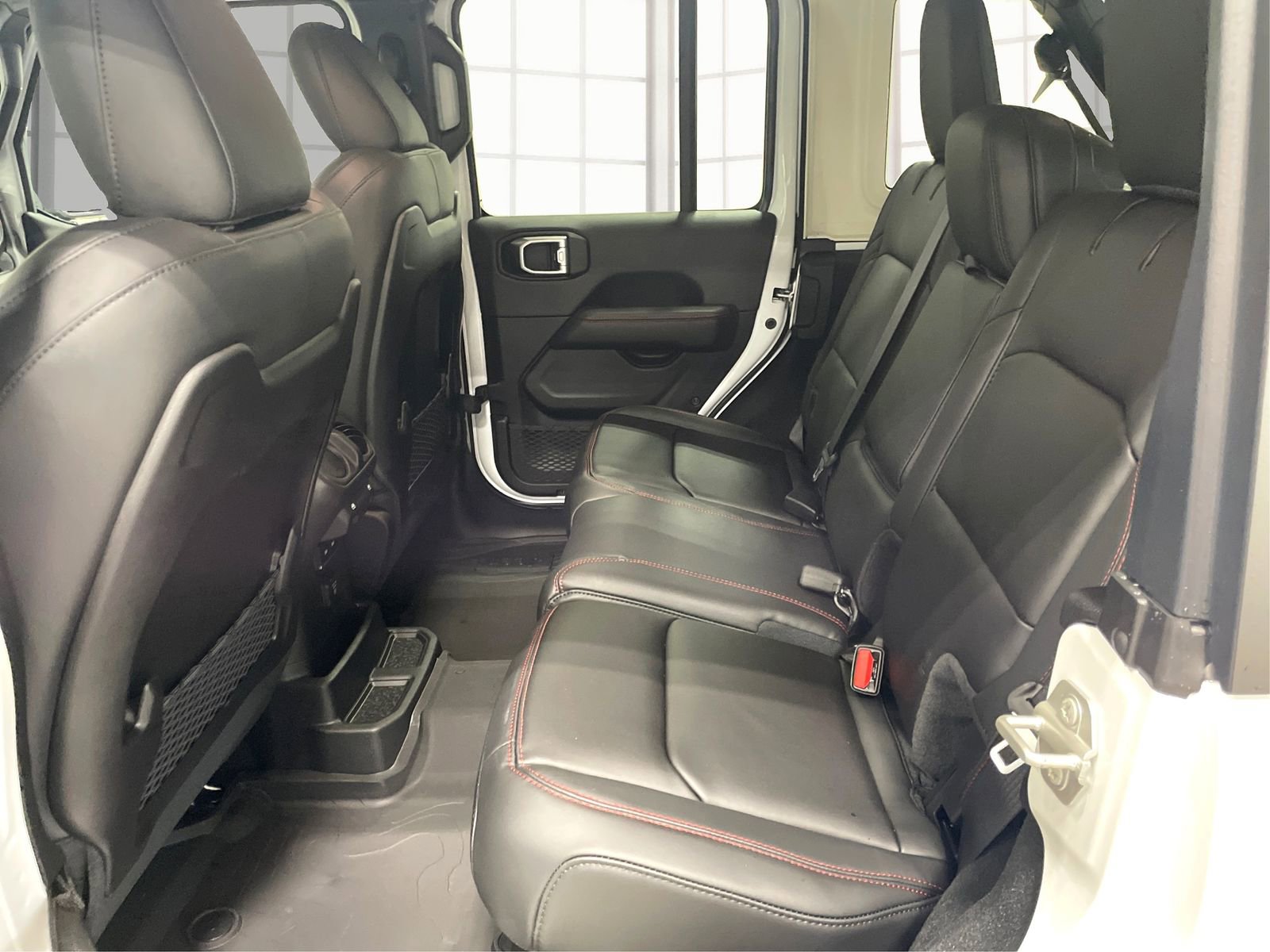 Used 2024 Jeep Wrangler Unlimited Rubicon w/ Technology Group image 10