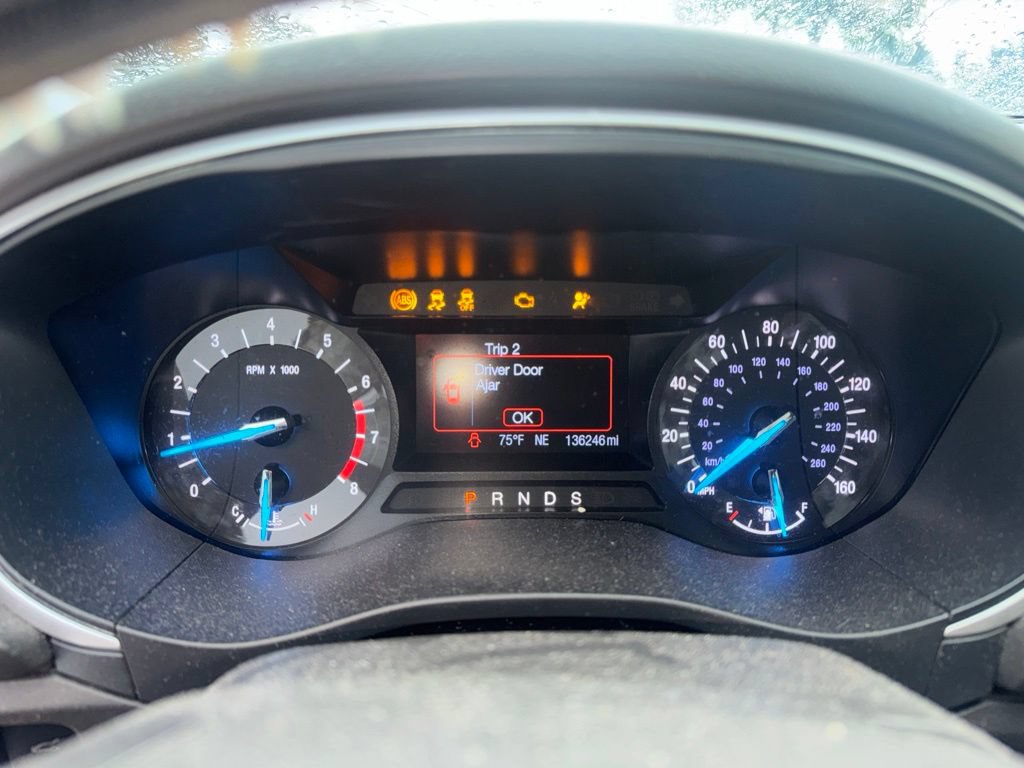 Used 2015 Ford Fusion SE w/ Equipment Group 201A FWD image 15