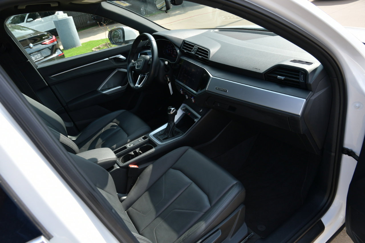 Used 2020 Audi Q3 2.0T Premium image 29