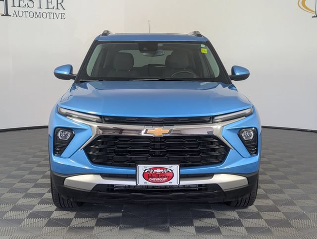 Certified 2025 Chevrolet TrailBlazer LT w/ Convenience Package AWD/4WD image 3