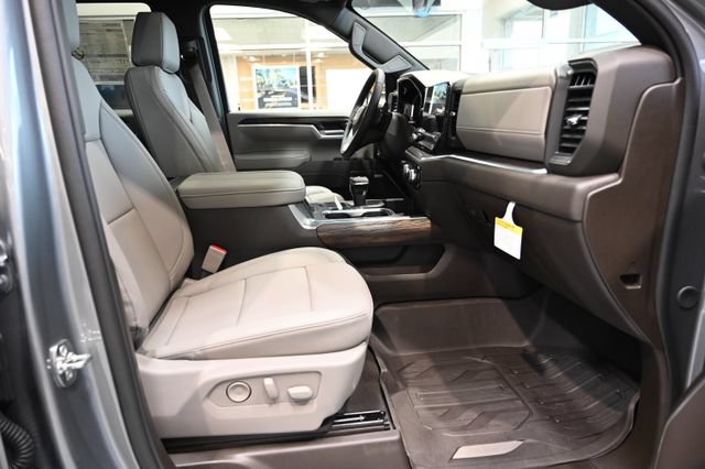 New 2026 GMC Sierra 1500 SLT w/ SLT Premium Plus Package AWD/4WD image 13