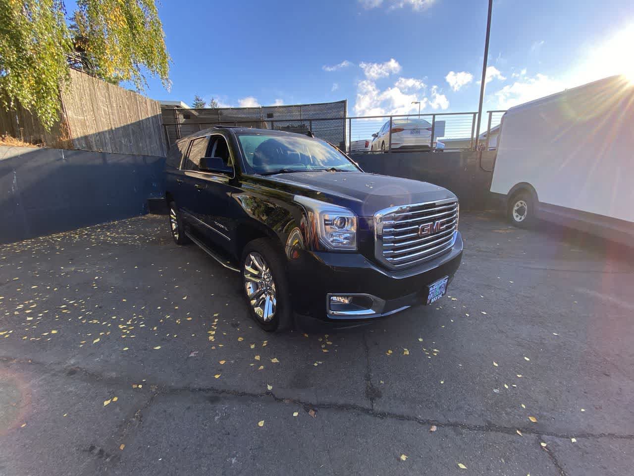 Used 2020 GMC Yukon XL SLT w/ Premium Edition AWD/4WD image 8
