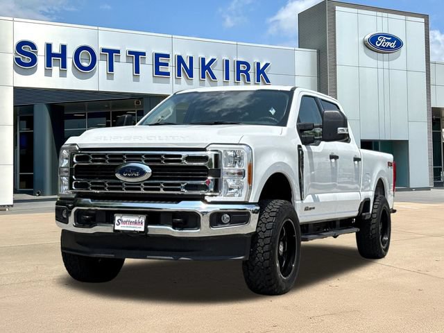 Used 2023 Ford F250 XLT w/ FX4 Off-Road Package AWD/4WD image 3