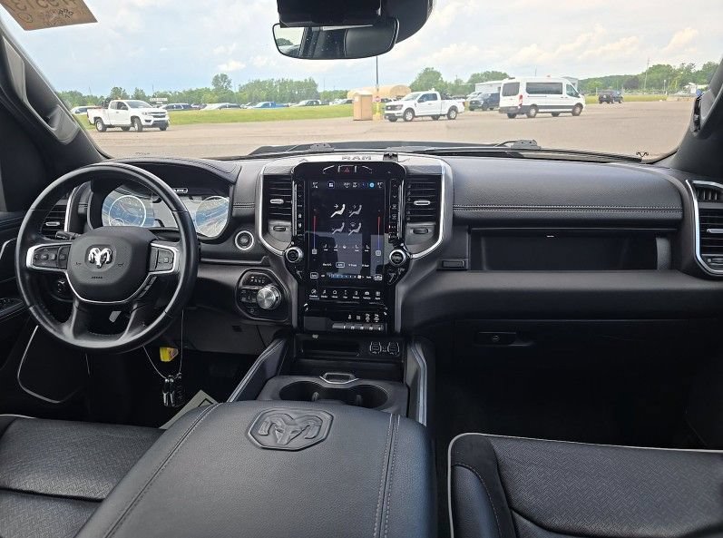 Used 2023 RAM 1500 Laramie AWD/4WD image 11