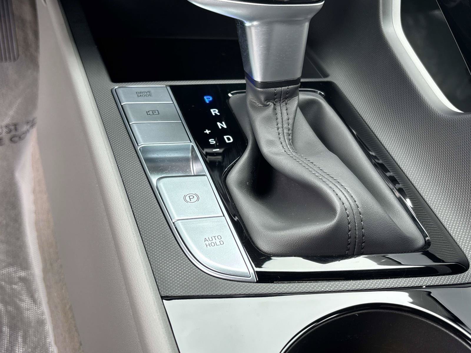 Certified 2024 Hyundai Elantra Blue FWD image 24