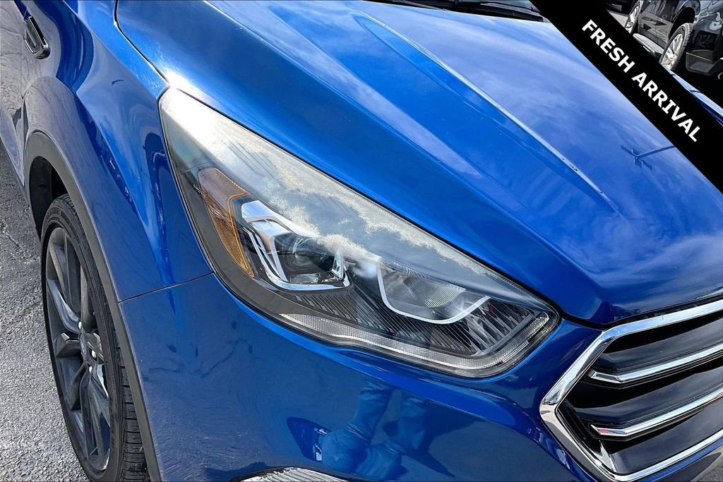 Used 2018 Ford Escape SEL w/ SEL Sport Appearance Package image 30