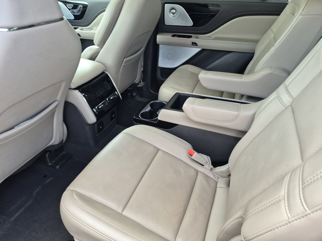 Used 2022 Lincoln Aviator Reserve w/ Equipment Group 201A image 14