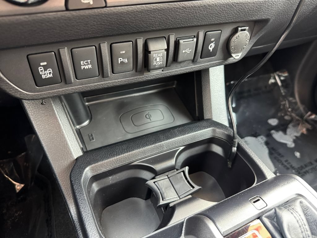 Certified 2020 Toyota Tacoma TRD Sport w/ TRD Premium Sport Package AWD/4WD image 24
