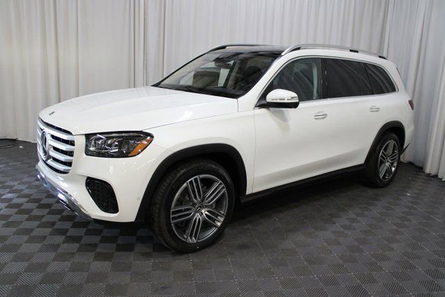 New 2026 Mercedes-Benz GLS 450 4MATIC image 3
