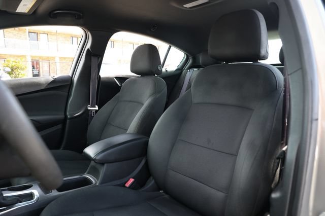 Used 2017 Chevrolet Cruze LT w/ RS Package FWD image 6