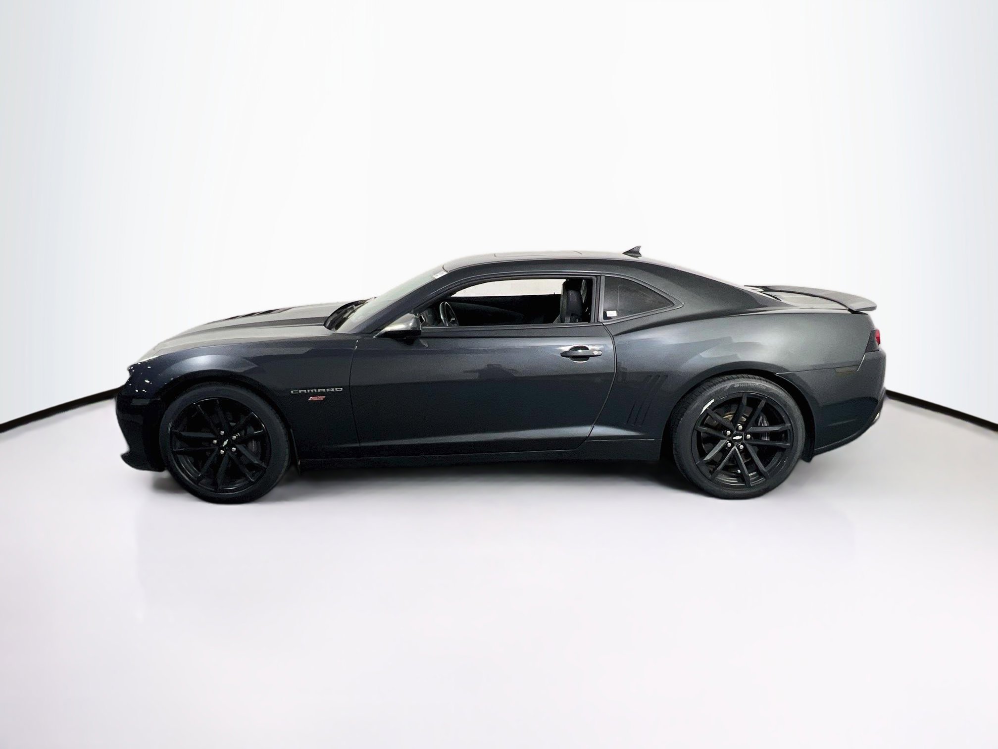 Used 2015 Chevrolet Camaro SS w/ RS Package RWD image 8