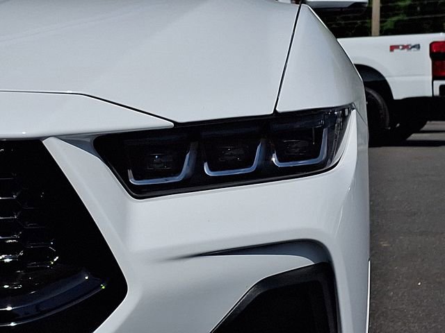 Used 2024 Ford Mustang GT Premium image 9