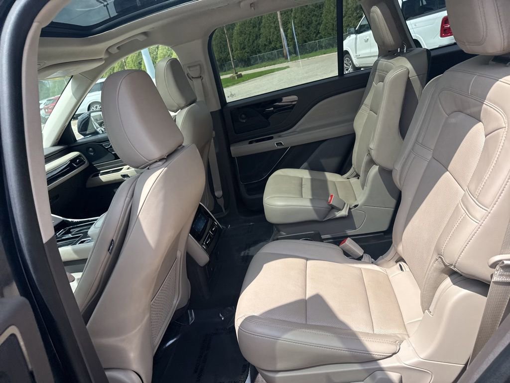 Used 2023 Lincoln Aviator Reserve w/ Elements Package Plus AWD/4WD image 19