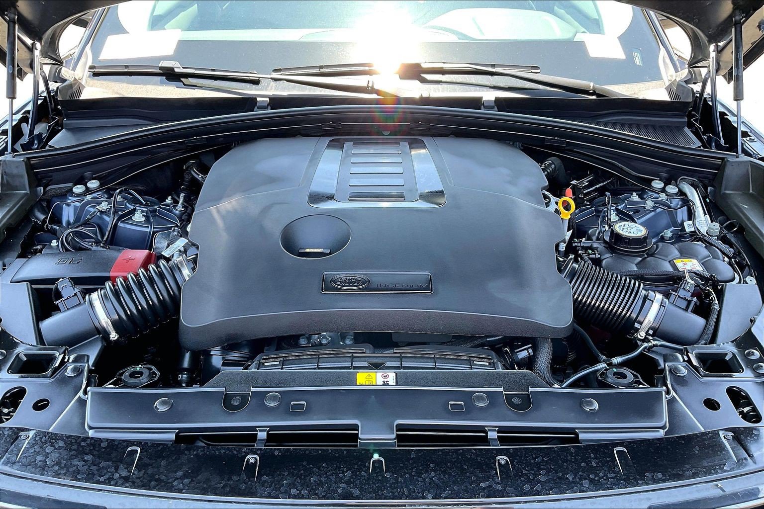 Certified 2025 Land Rover Range Rover Velar Dynamic SE AWD/4WD image 28