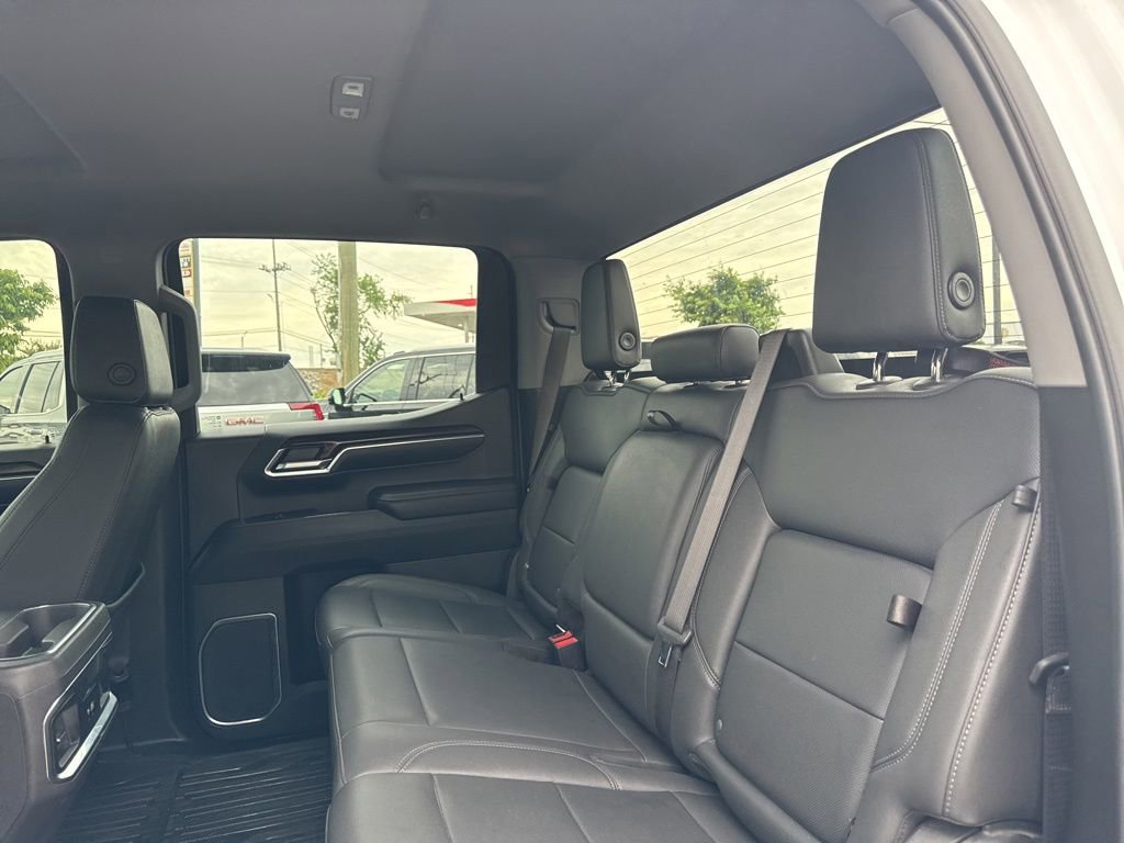 Used 2023 GMC Sierra 1500 SLT w/ SLT Premium Package AWD/4WD image 27