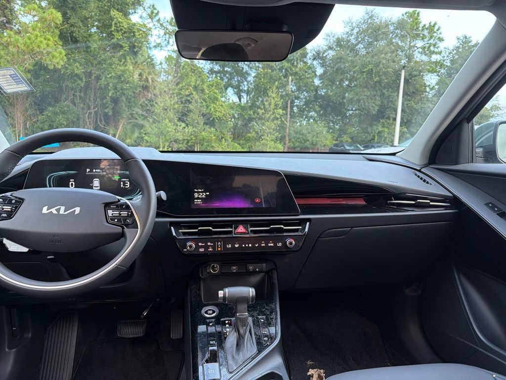 Certified 2025 Kia Niro EX FWD image 25