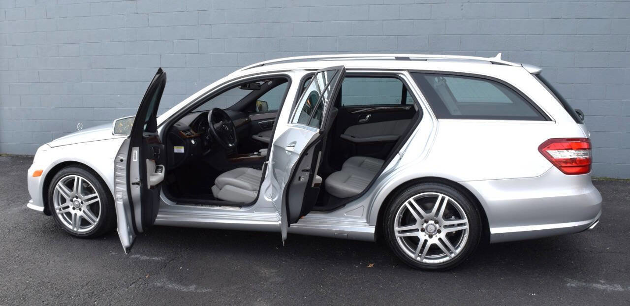 Used 2011 Mercedes-Benz E 350 4MATIC Wagon image 4
