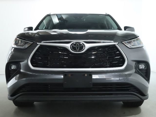 Used 2023 Toyota Highlander Limited image 11