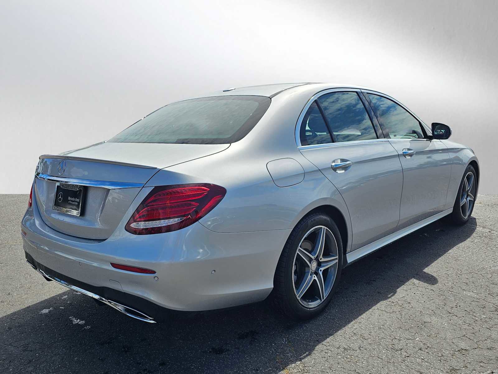 Used 2017 Mercedes-Benz E 300 image 3