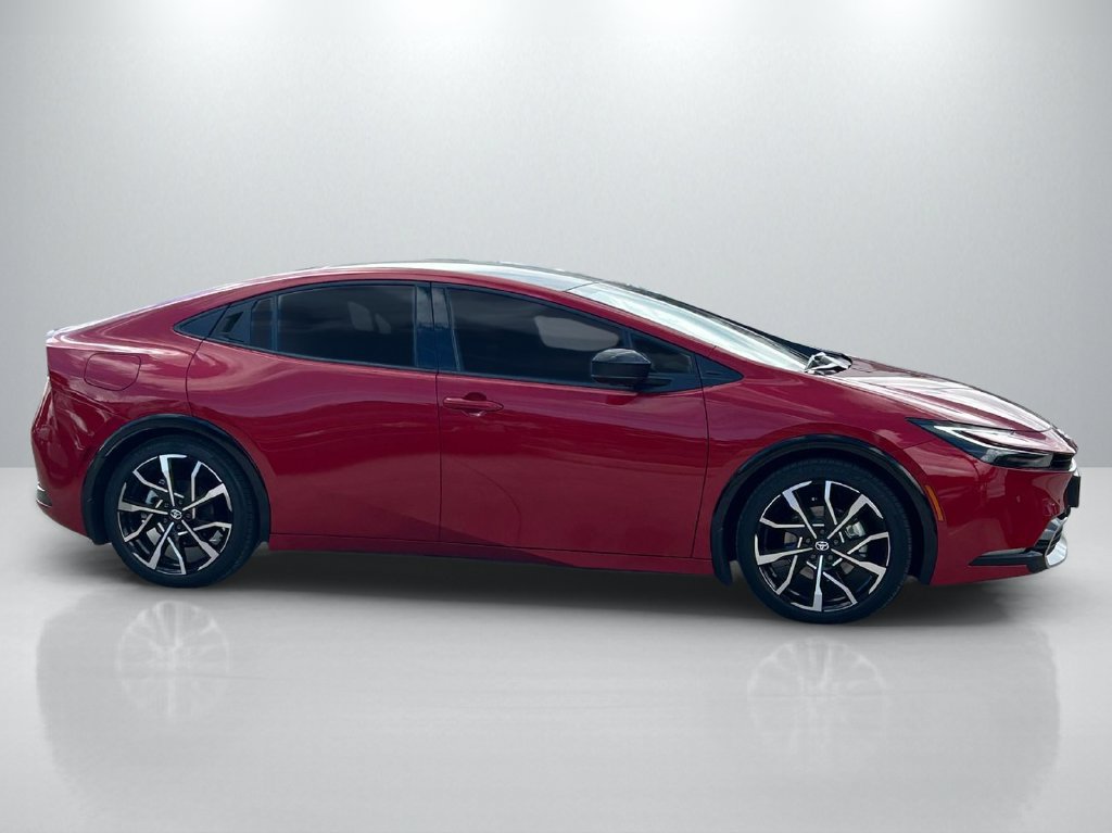 Used 2027 Toyota Prius Plug-In Hybrid w/ Limited Premium Package FWD image 4